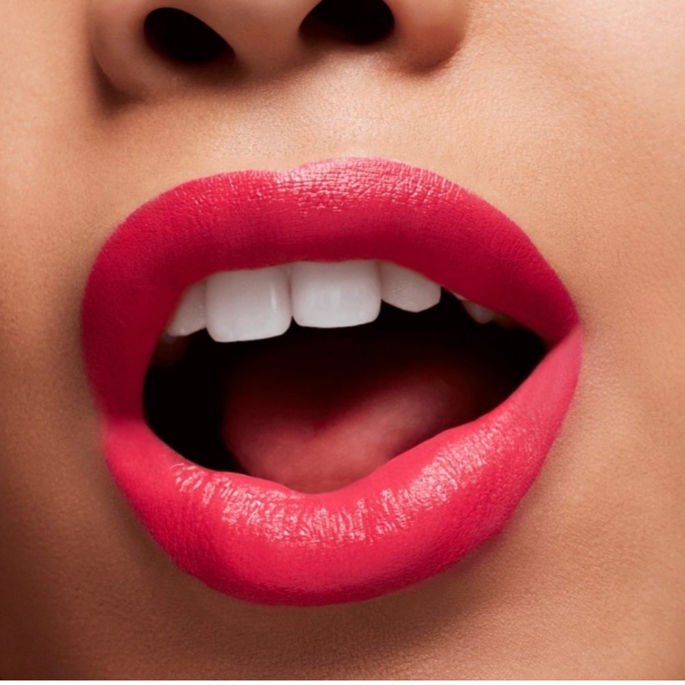 MAC x Richard Quinn "Vamp-tastic" Lipstick - Picture 9 of 16